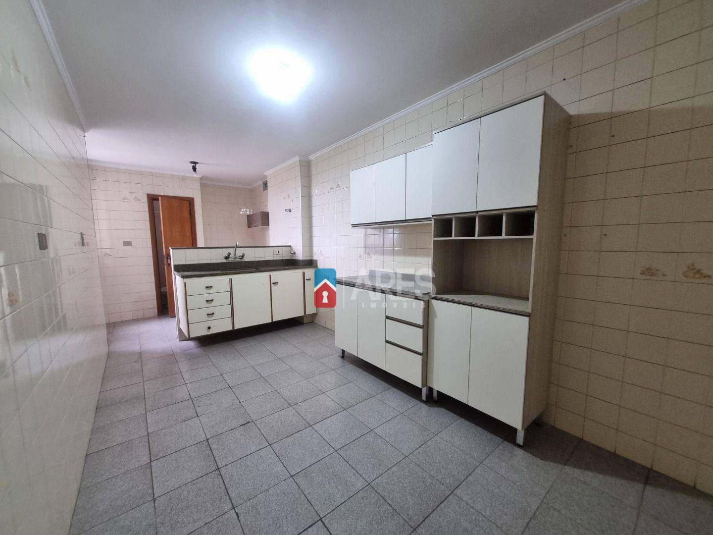 Apartamento à venda com 2 quartos, 66m² - Foto 4