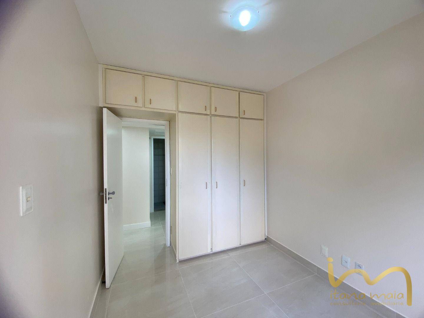 Apartamento à venda com 3 quartos, 94m² - Foto 9