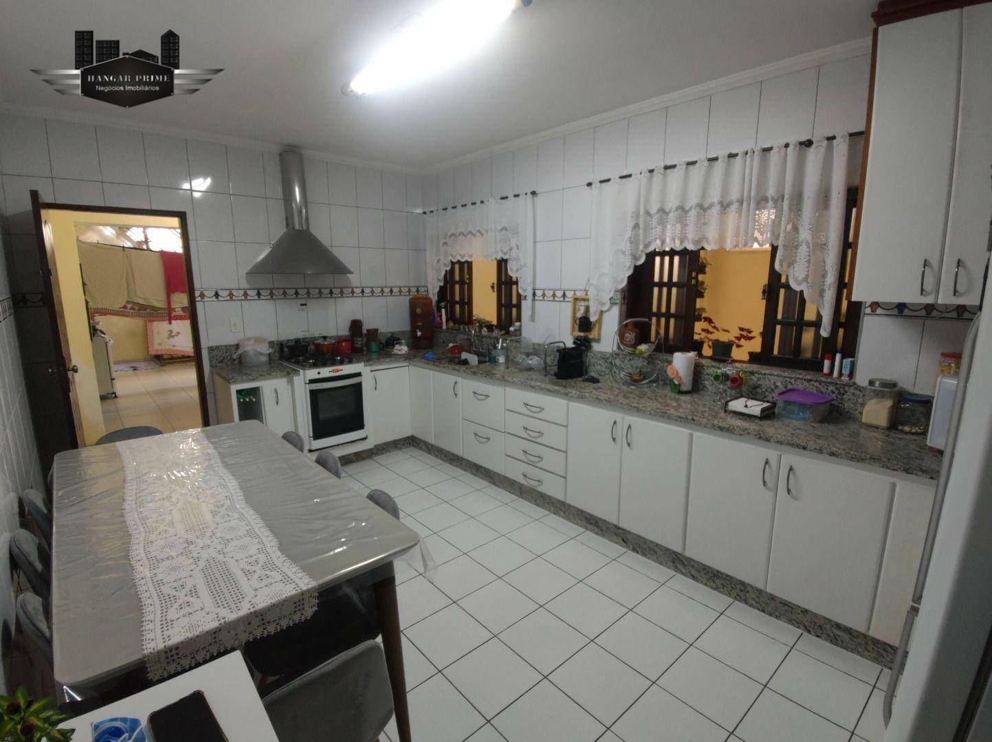 Casa à venda com 4 quartos, 120m² - Foto 4