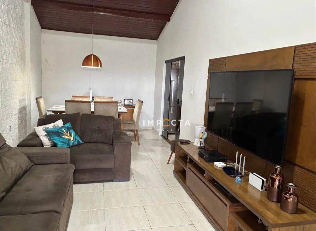 Casa à venda com 3 quartos, 200m² - Foto 1