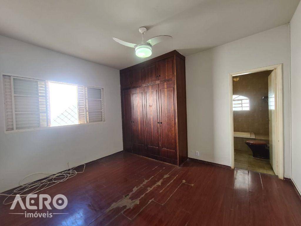Casa à venda com 3 quartos, 170m² - Foto 7