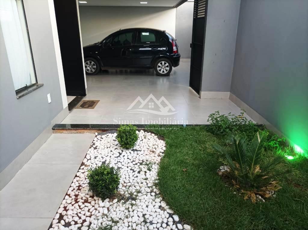 Casa à venda com 3 quartos, 205m² - Foto 1