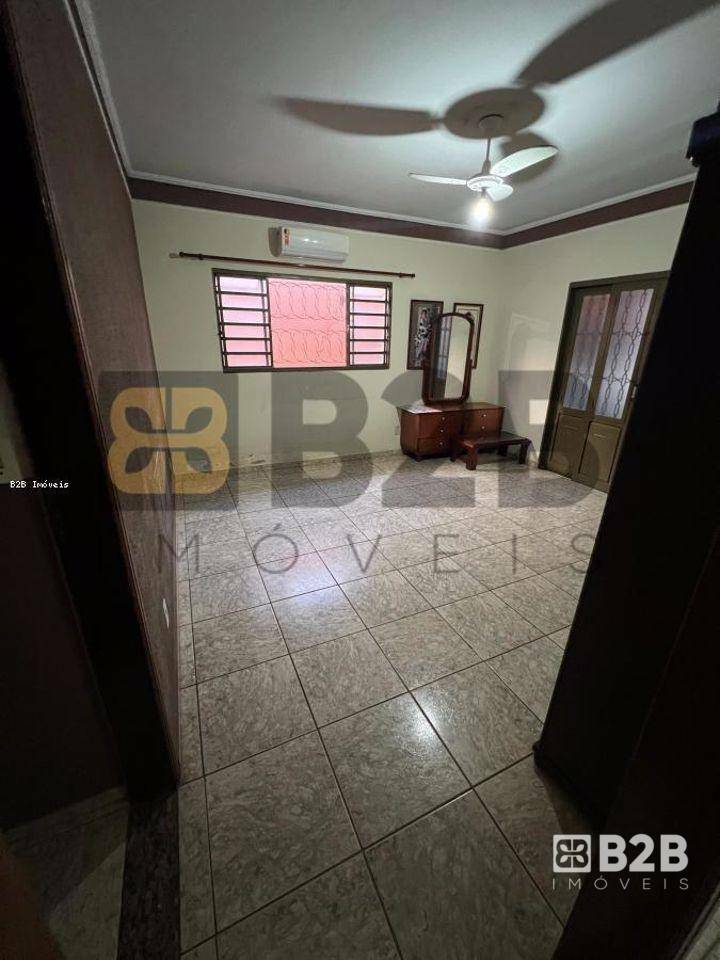 Casa à venda com 3 quartos, 250m² - Foto 6