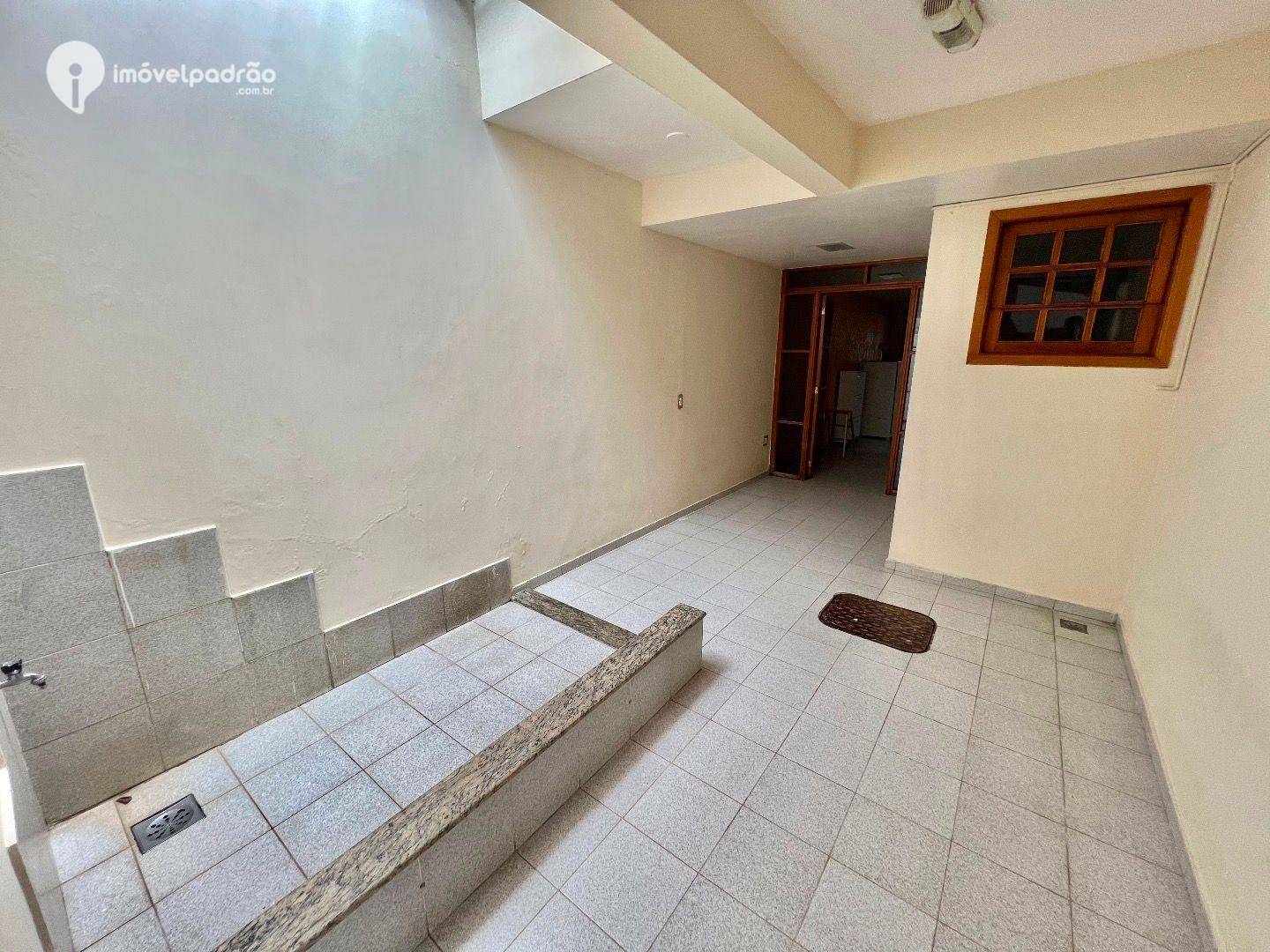 Casa de Condomínio à venda com 5 quartos, 300m² - Foto 27