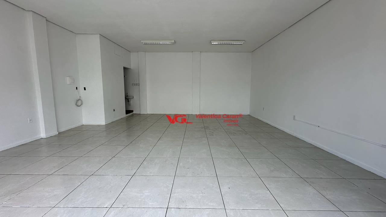 Casa à venda com 4 quartos, 220m² - Foto 3