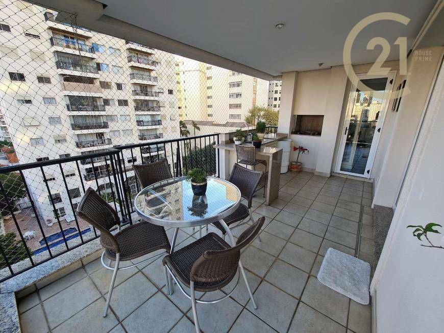 Apartamento à venda com 4 quartos, 225m² - Foto 11