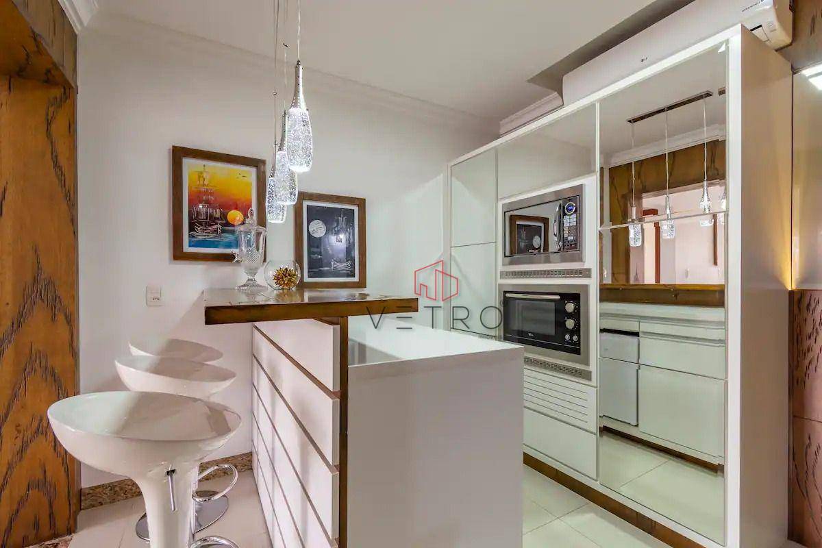 Casa à venda com 4 quartos, 210m² - Foto 8