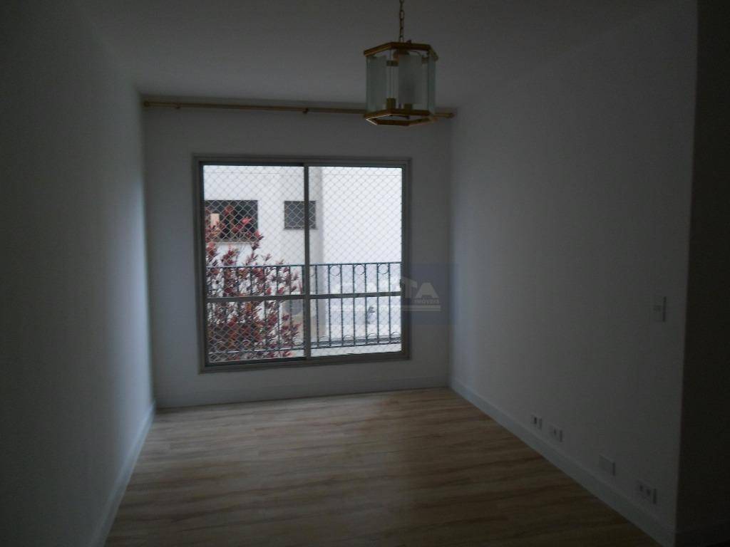 Apartamento à venda com 2 quartos, 76m² - Foto 3