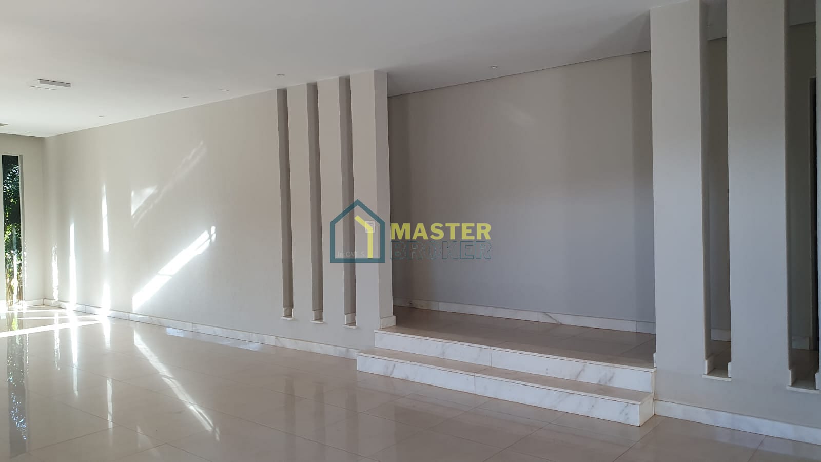 Casa à venda e aluguel com 3 quartos, 300m² - Foto 18