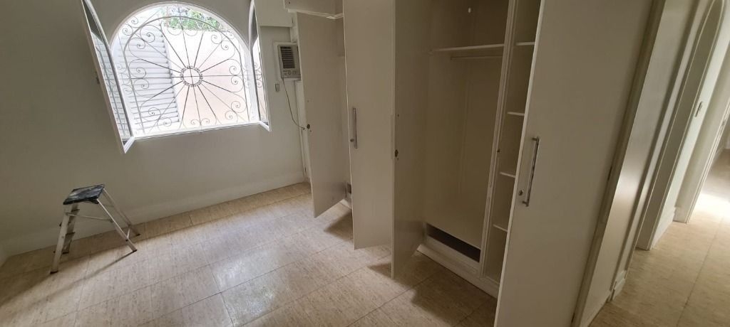 Casa para alugar com 3 quartos, 240m² - Foto 2