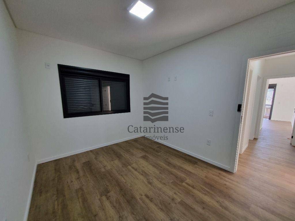 Casa à venda com 3 quartos, 202m² - Foto 20