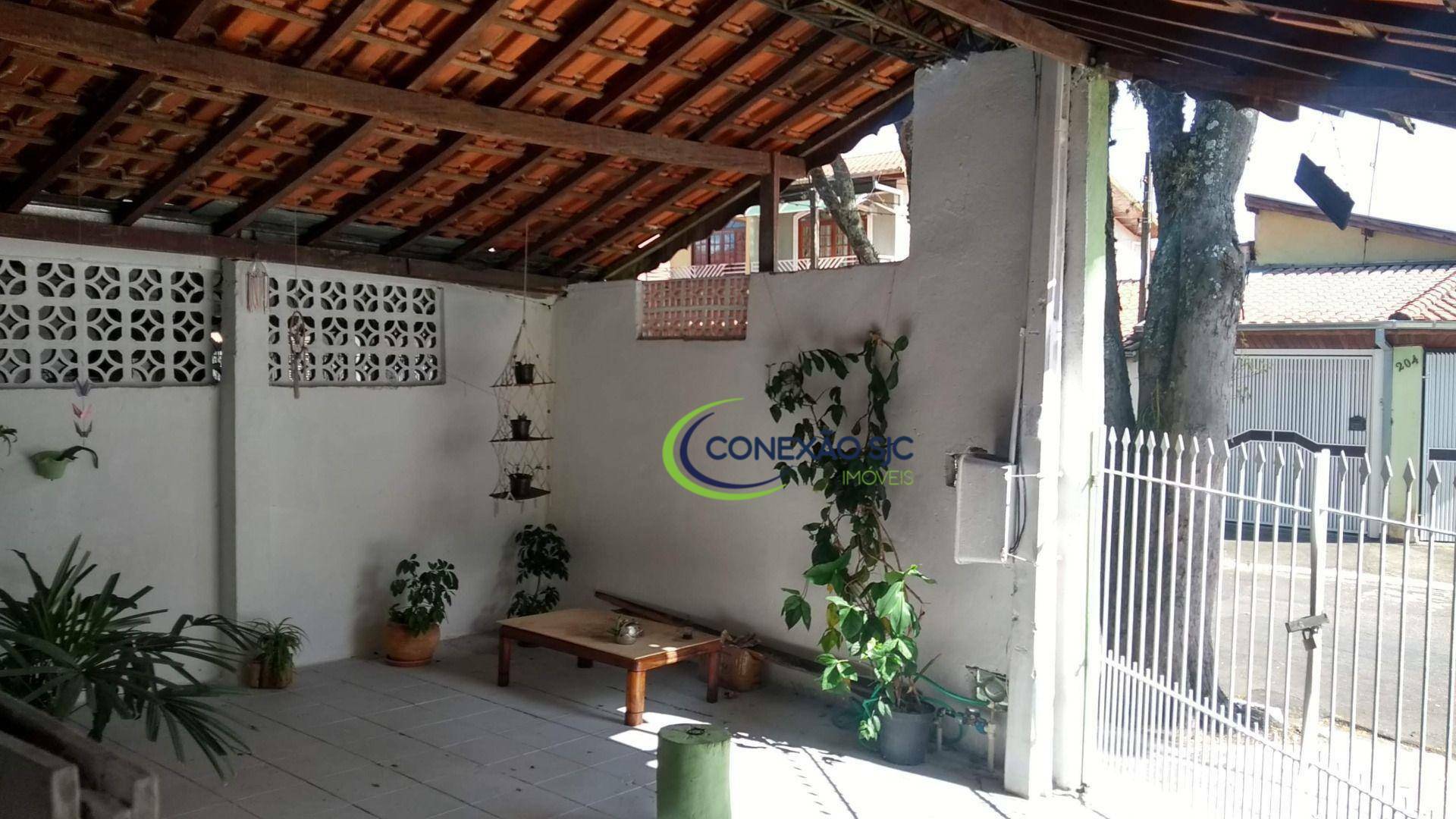 Casa à venda com 2 quartos, 200m² - Foto 1