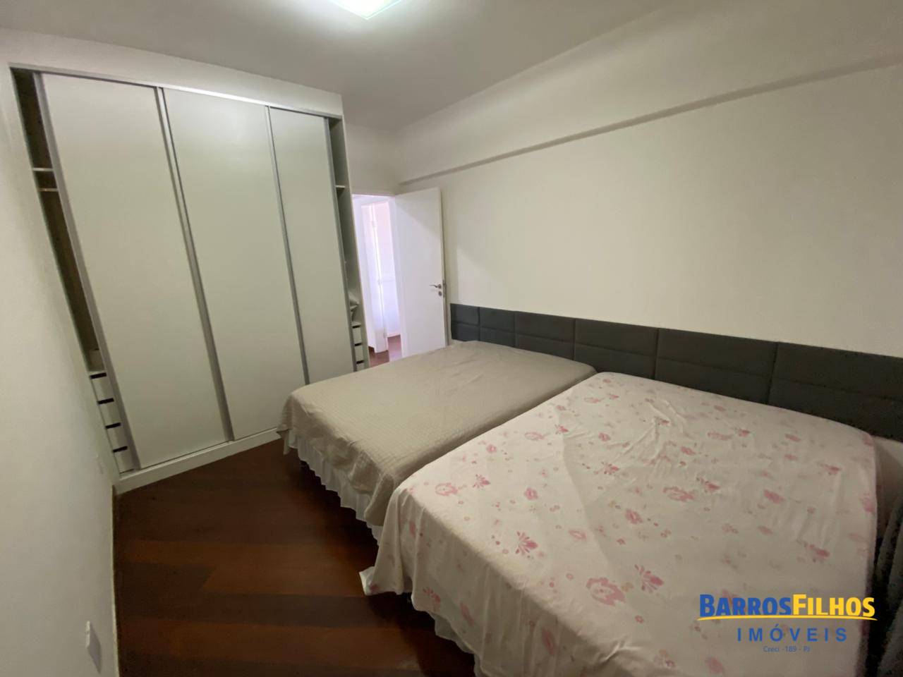 Apartamento para alugar com 3 quartos, 212m² - Foto 4