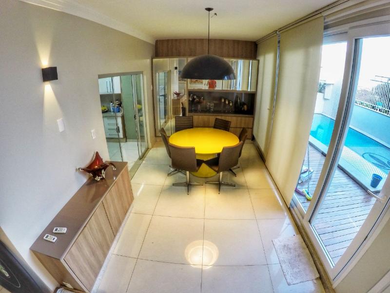 Casa à venda com 4 quartos, 850m² - Foto 4