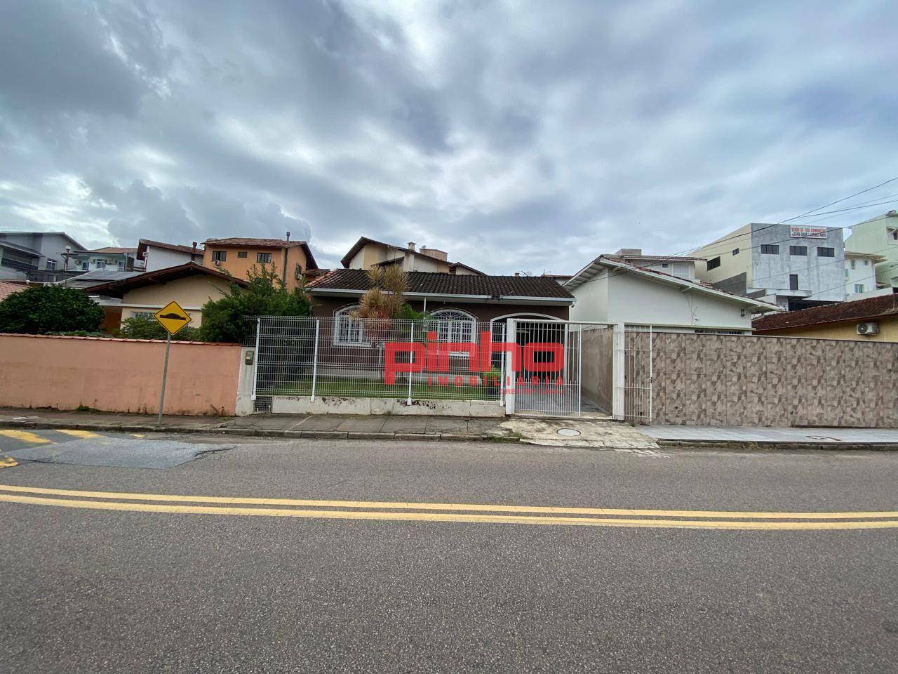 Casa à venda e aluguel com 3 quartos, 140m² - Foto 4