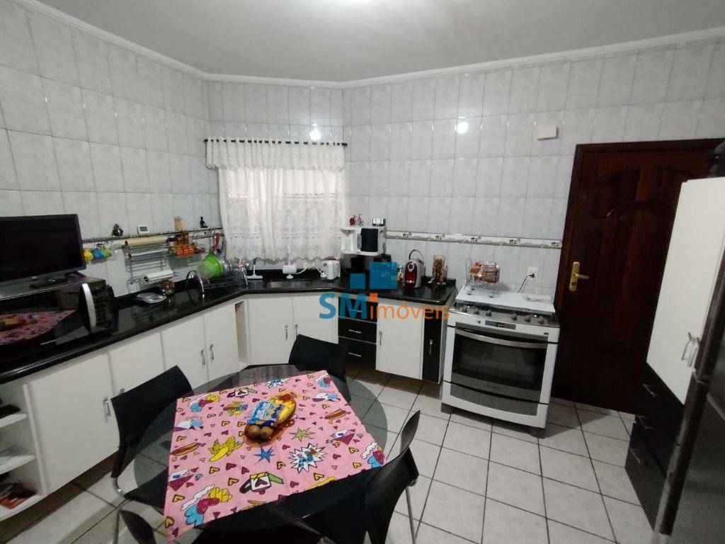 Casa à venda com 3 quartos, 210m² - Foto 12