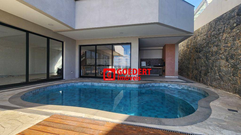 Sobrado, 3 quartos, 352 m² - Foto 1