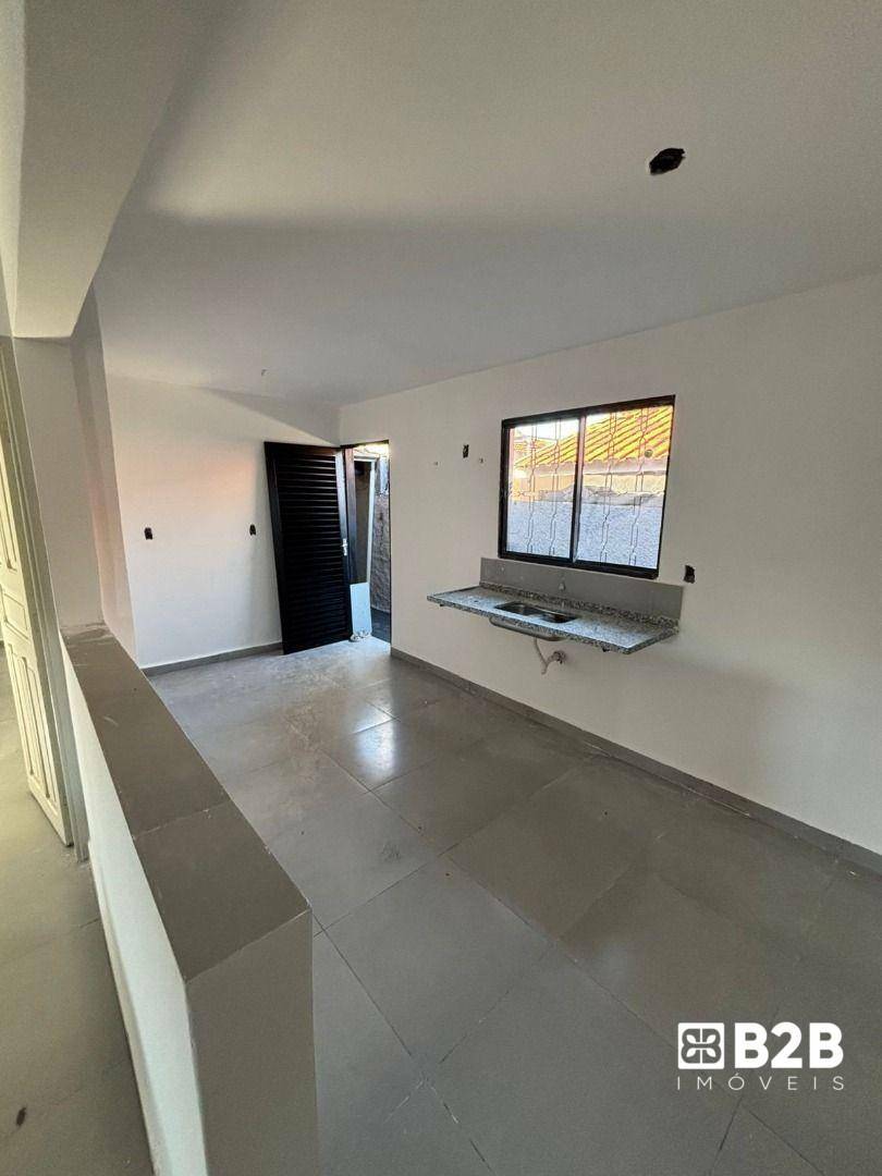Casa, 3 quartos, 179 m² - Foto 2