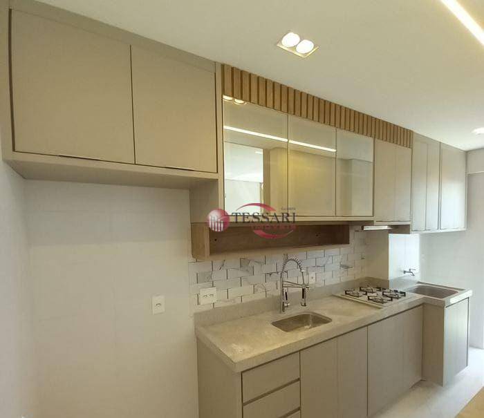 Apartamento para alugar com 2 quartos, 70m² - Foto 12