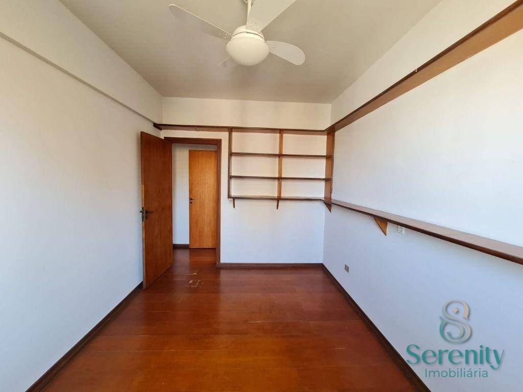 Apartamento para alugar com 4 quartos, 300m² - Foto 9