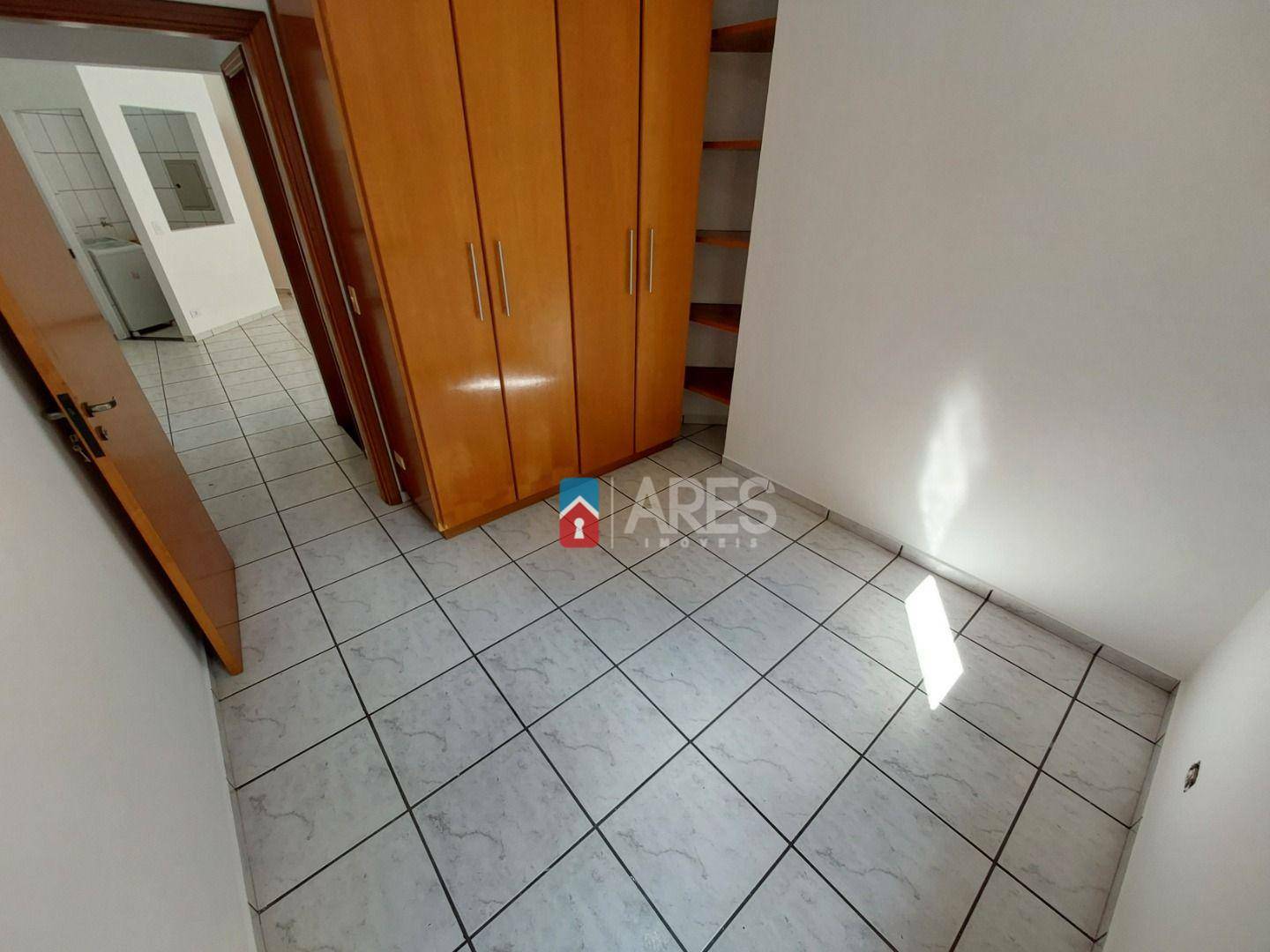 Apartamento para alugar com 2 quartos, 70m² - Foto 11