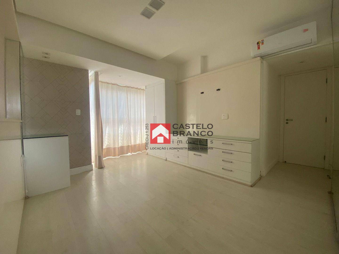 Apartamento à venda com 3 quartos, 130m² - Foto 17