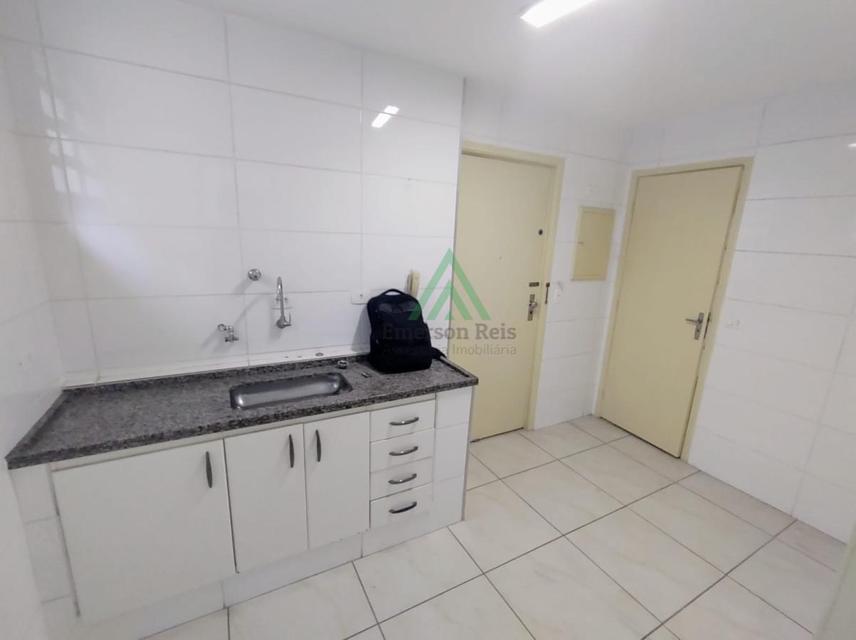 Apartamento à venda com 2 quartos, 70m² - Foto 13