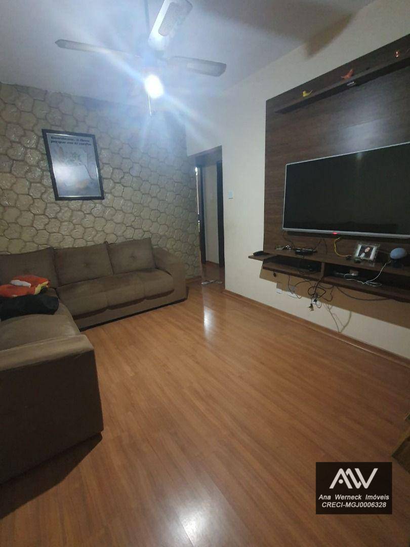 Casa à venda com 3 quartos, 90m² - Foto 1