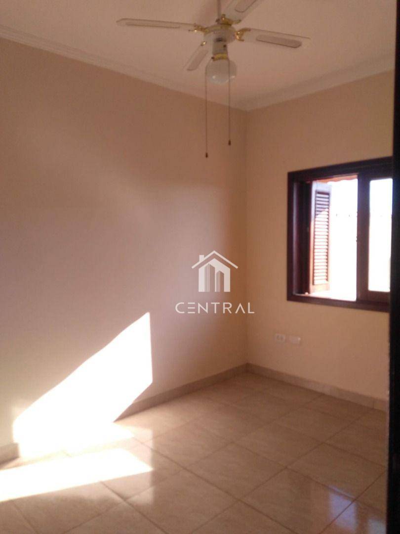 Casa à venda com 3 quartos, 212m² - Foto 3