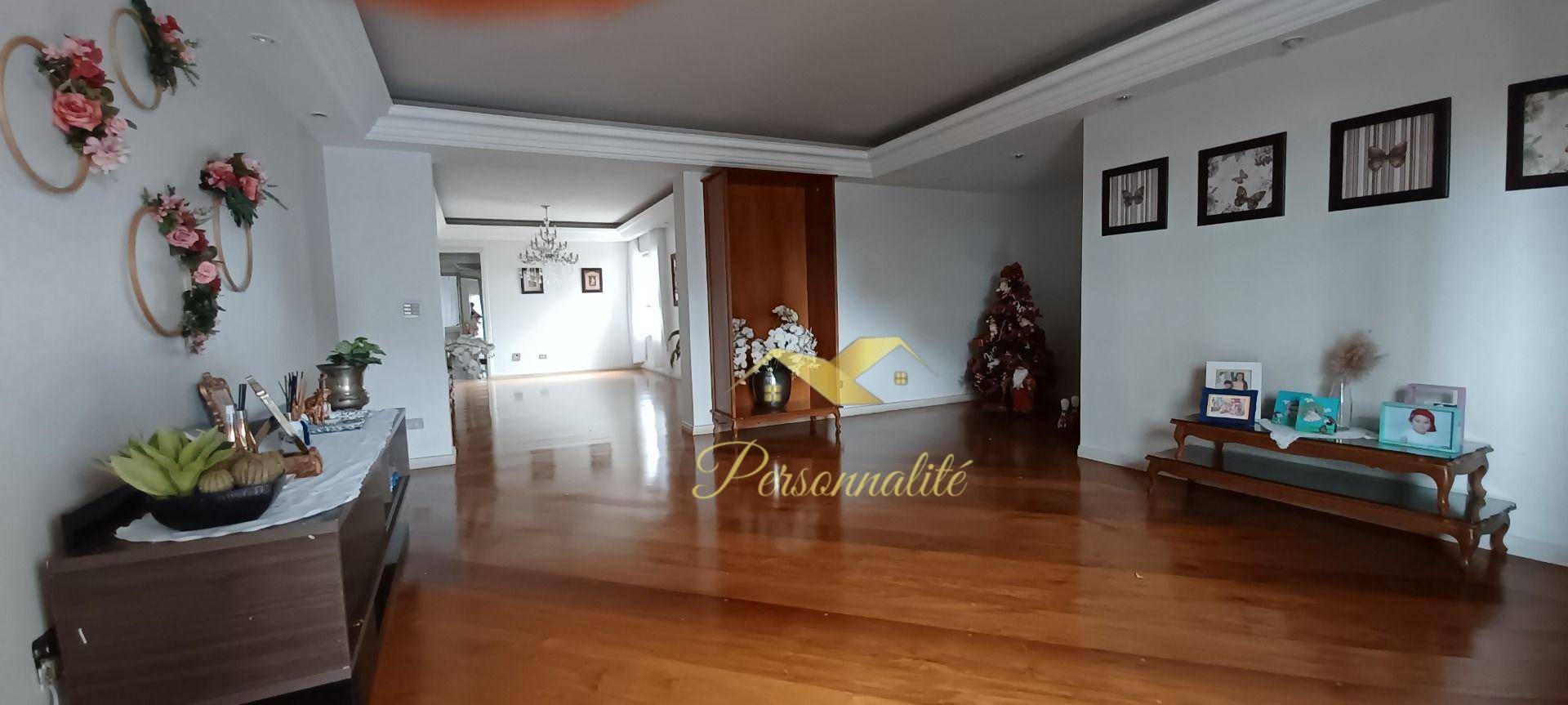 Apartamento à venda com 4 quartos, 210m² - Foto 5