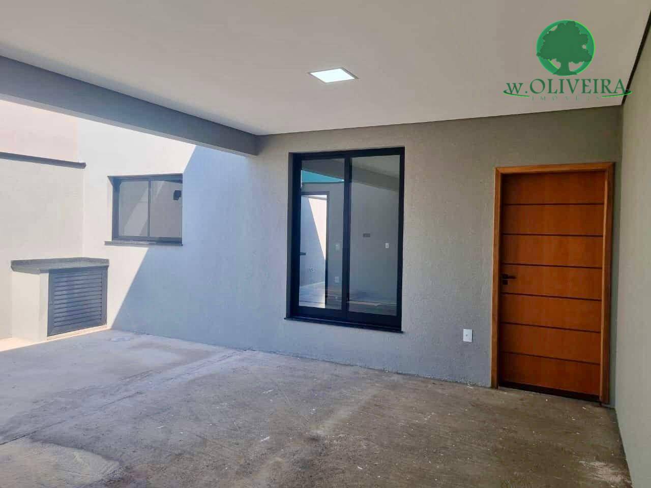 Casa à venda com 2 quartos, 100m² - Foto 1