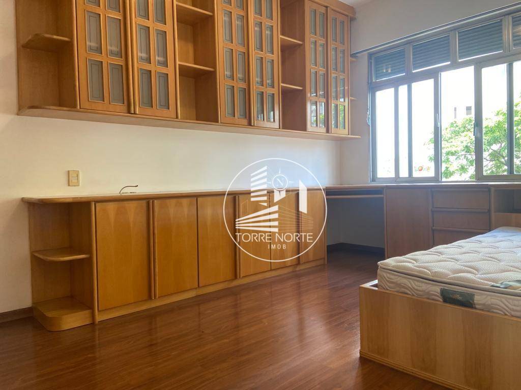 Apartamento à venda com 3 quartos, 218m² - Foto 18