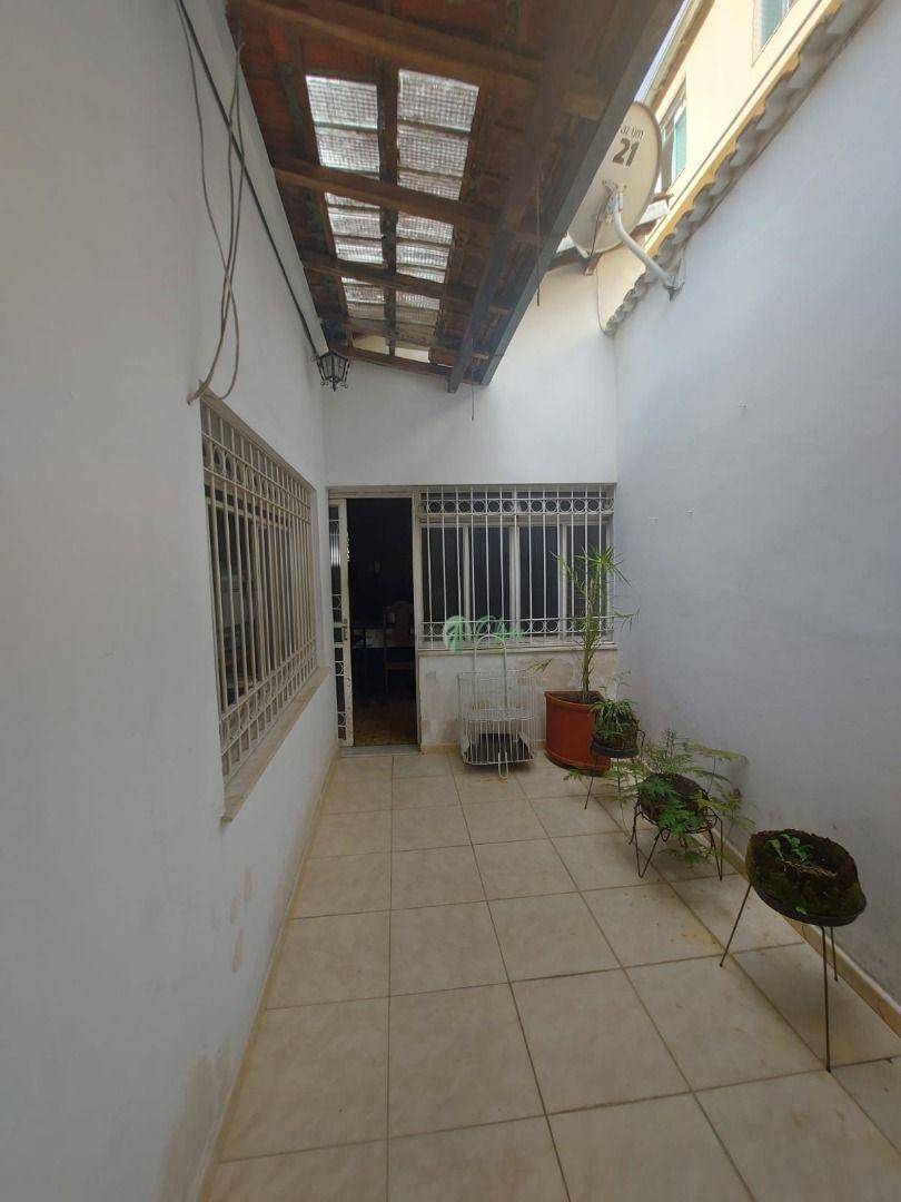 Casa de Condomínio à venda com 3 quartos, 300m² - Foto 9