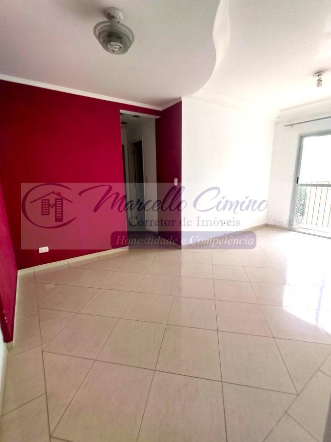 Apartamento à venda com 3 quartos, 67m² - Foto 2