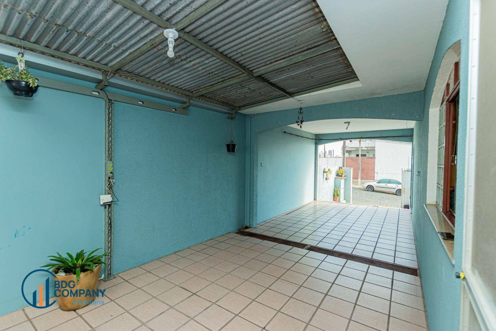 Casa à venda com 3 quartos, 221m² - Foto 3