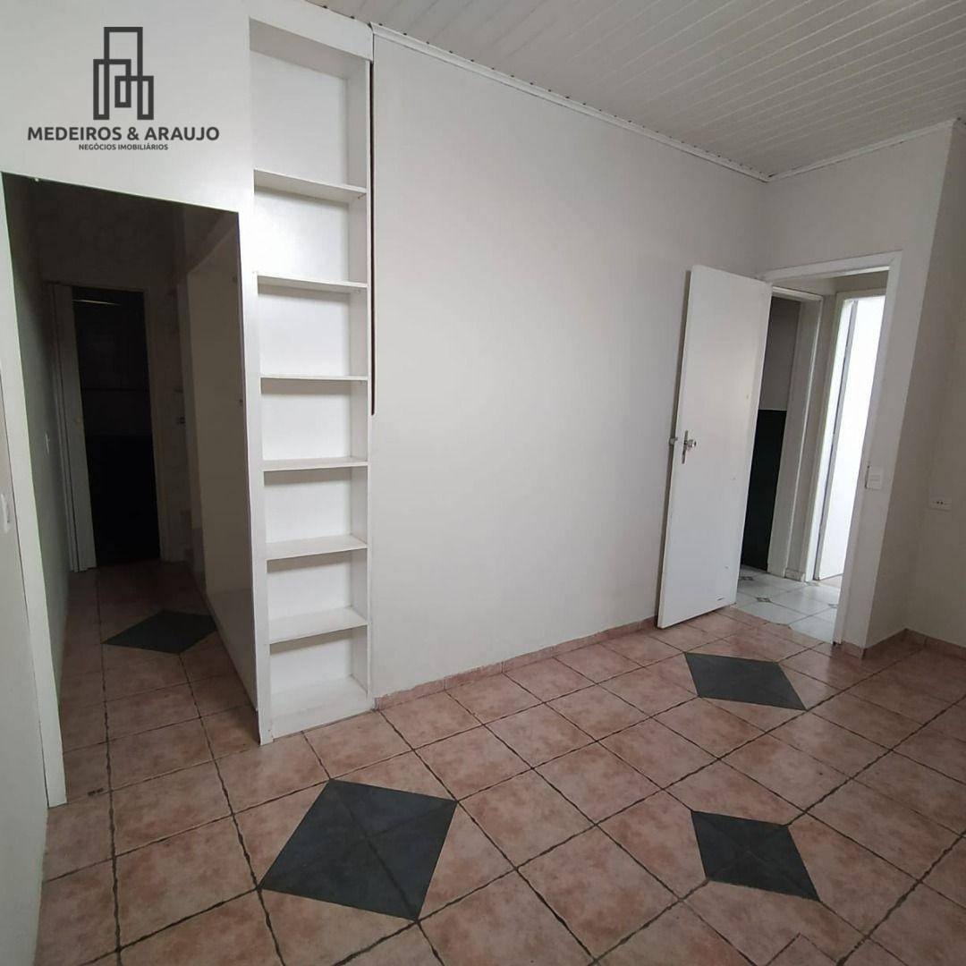 Casa à venda com 4 quartos, 210m² - Foto 6