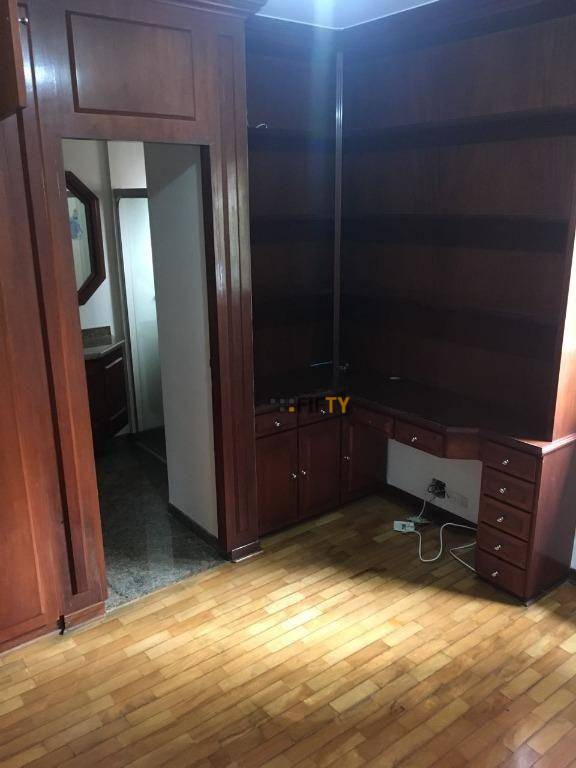 Apartamento à venda com 4 quartos, 245m² - Foto 15