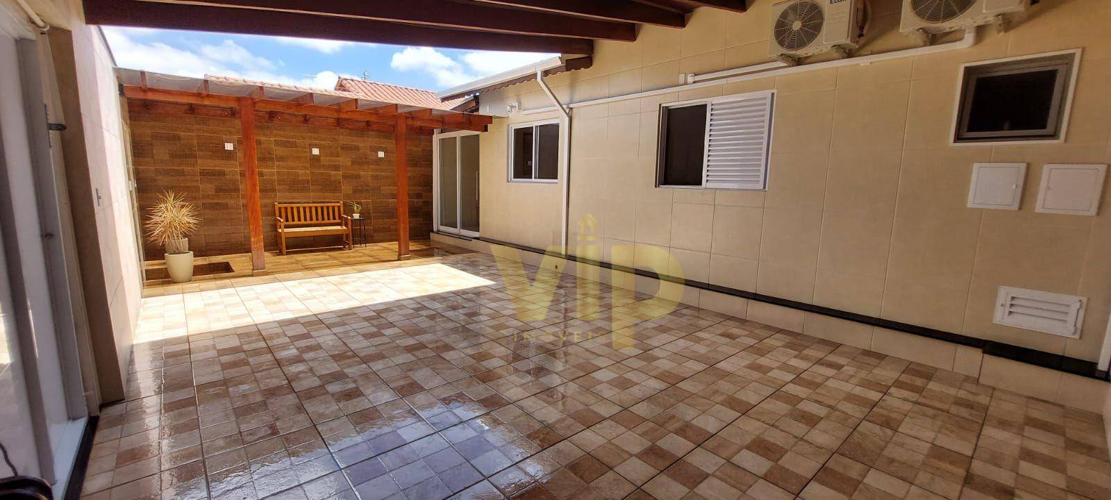 Casa à venda com 2 quartos, 180m² - Foto 1