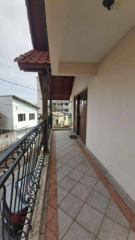 Casa à venda com 4 quartos, 192m² - Foto 14