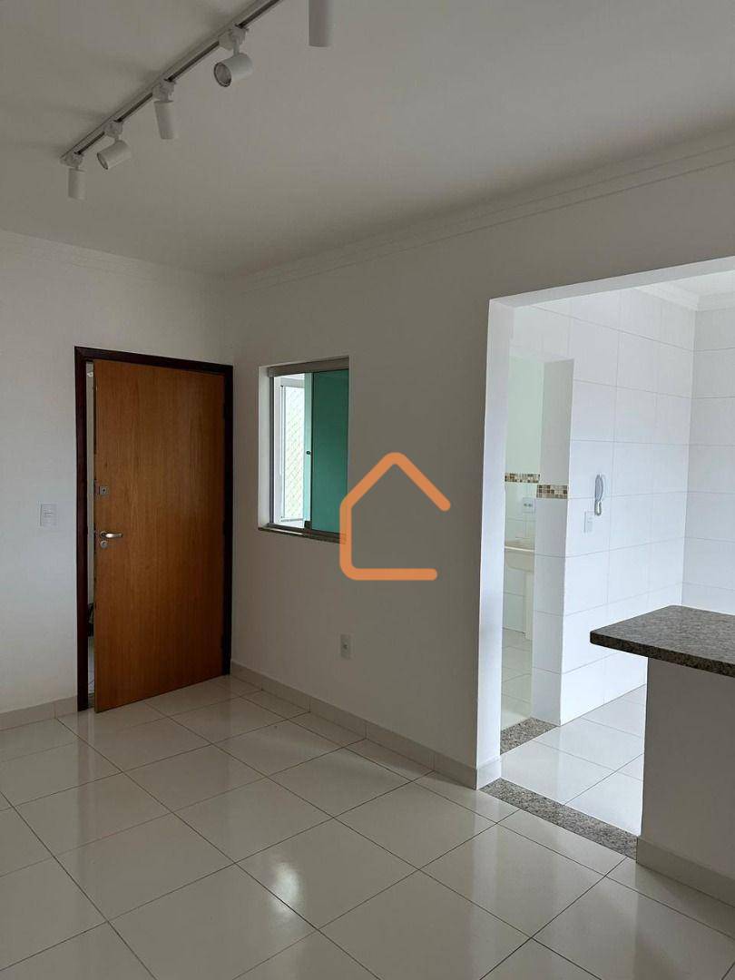 Apartamento à venda com 3 quartos, 110m² - Foto 2