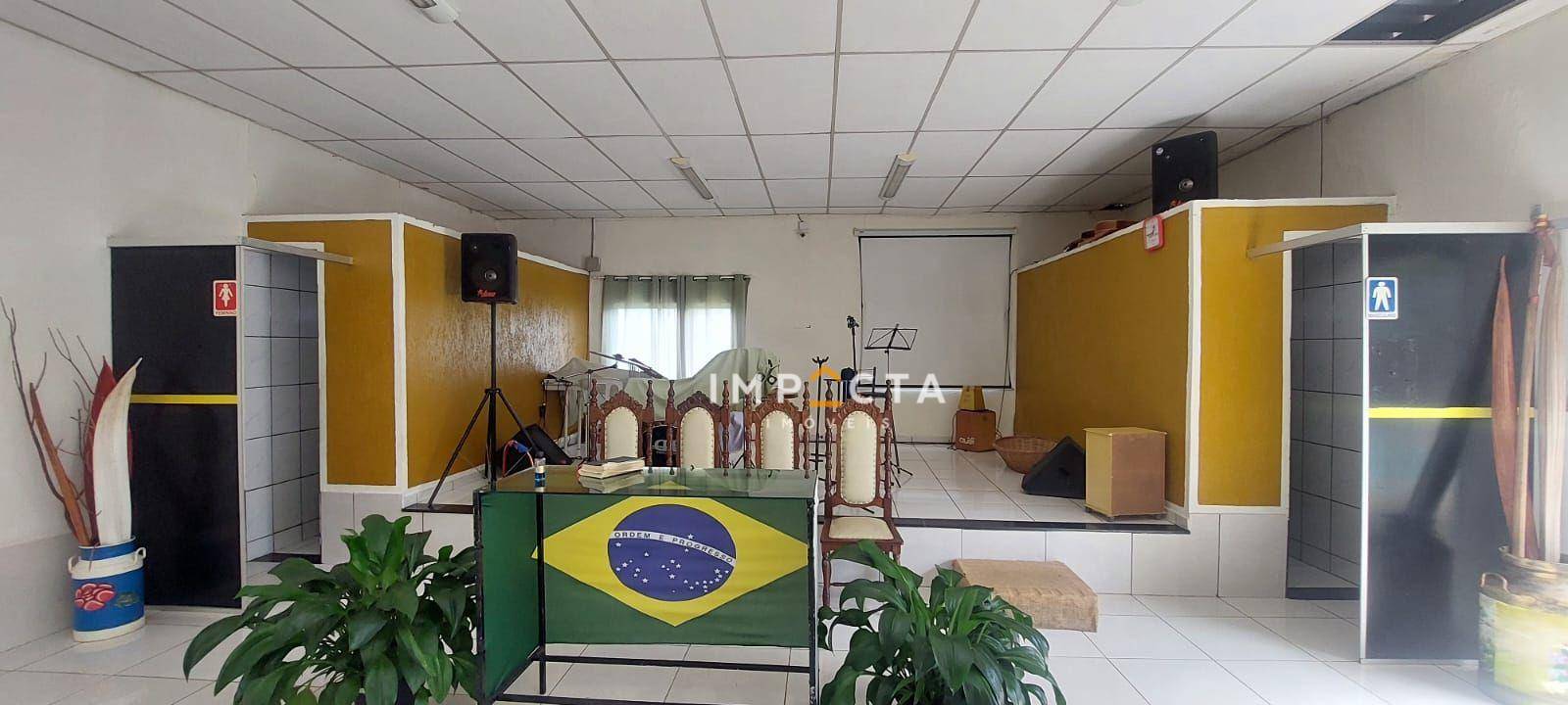 Chácara à venda com 8 quartos, 800m² - Foto 2