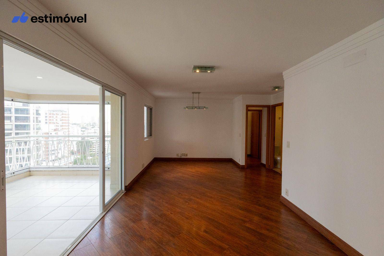 Apartamento para alugar com 3 quartos, 135m² - Foto 2
