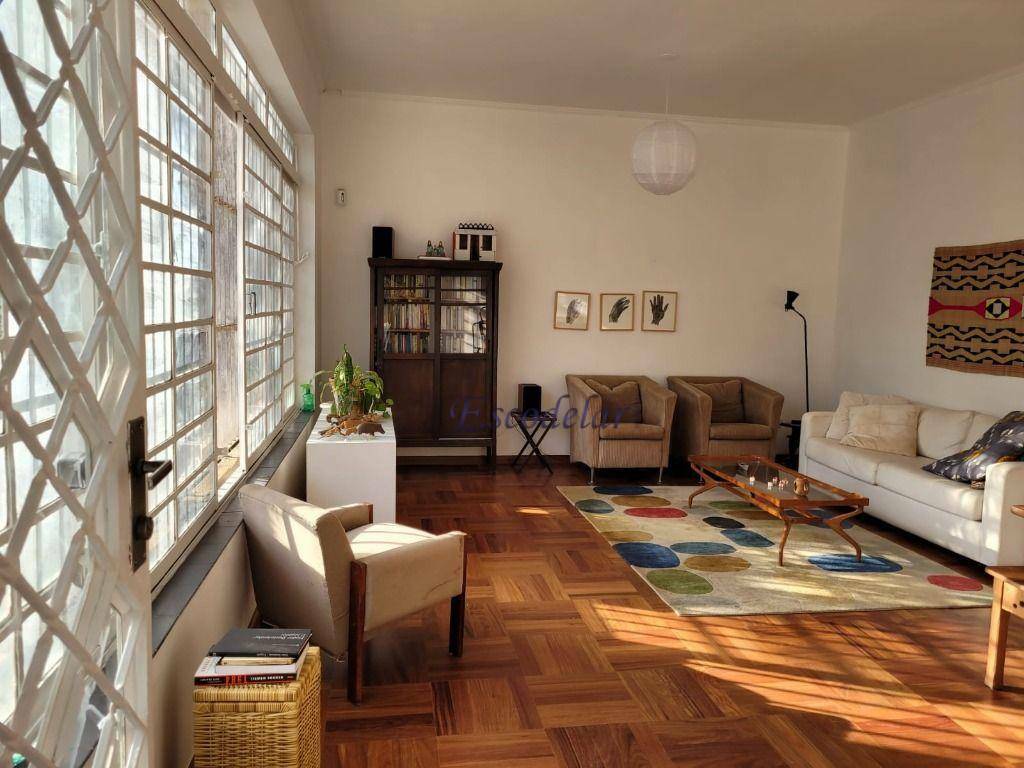 Casa à venda com 3 quartos, 220m² - Foto 1