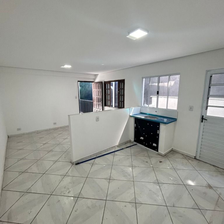 Casa para alugar com 1 quarto, 60m² - Foto 2