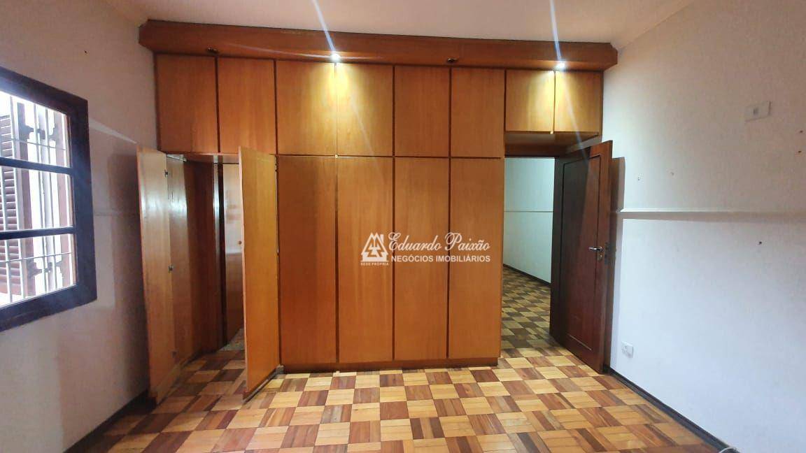 Casa para alugar com 3 quartos, 250m² - Foto 28