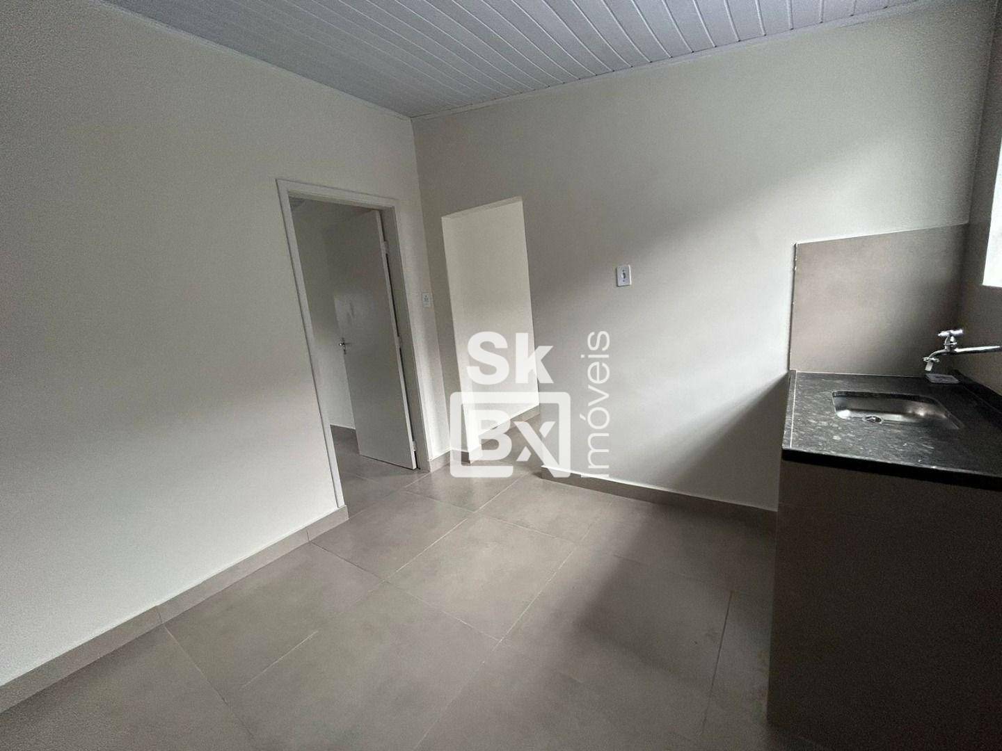 Casa à venda com 3 quartos, 90m² - Foto 1