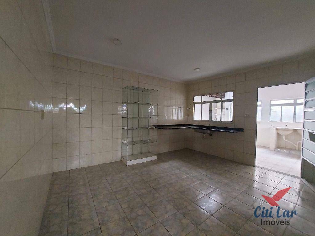 Casa para alugar com 2 quartos, 150m² - Foto 8