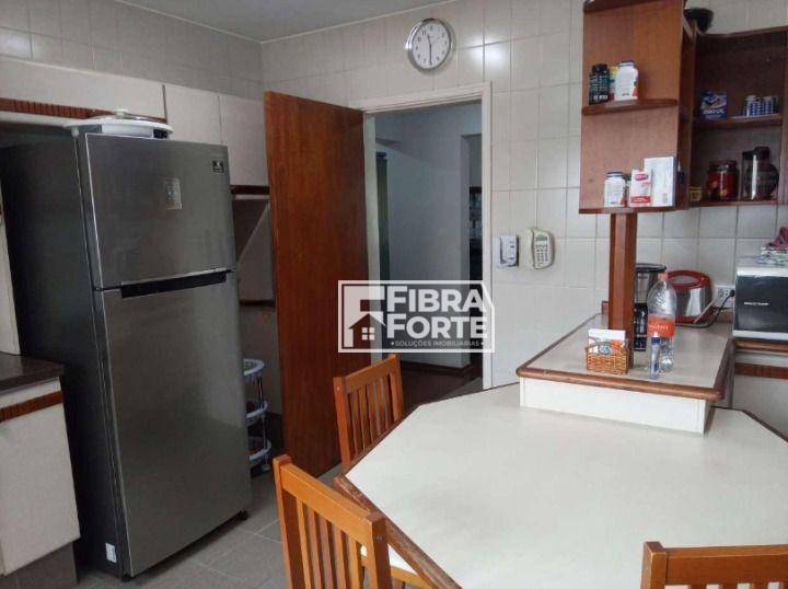 Apartamento à venda com 3 quartos, 199m² - Foto 8