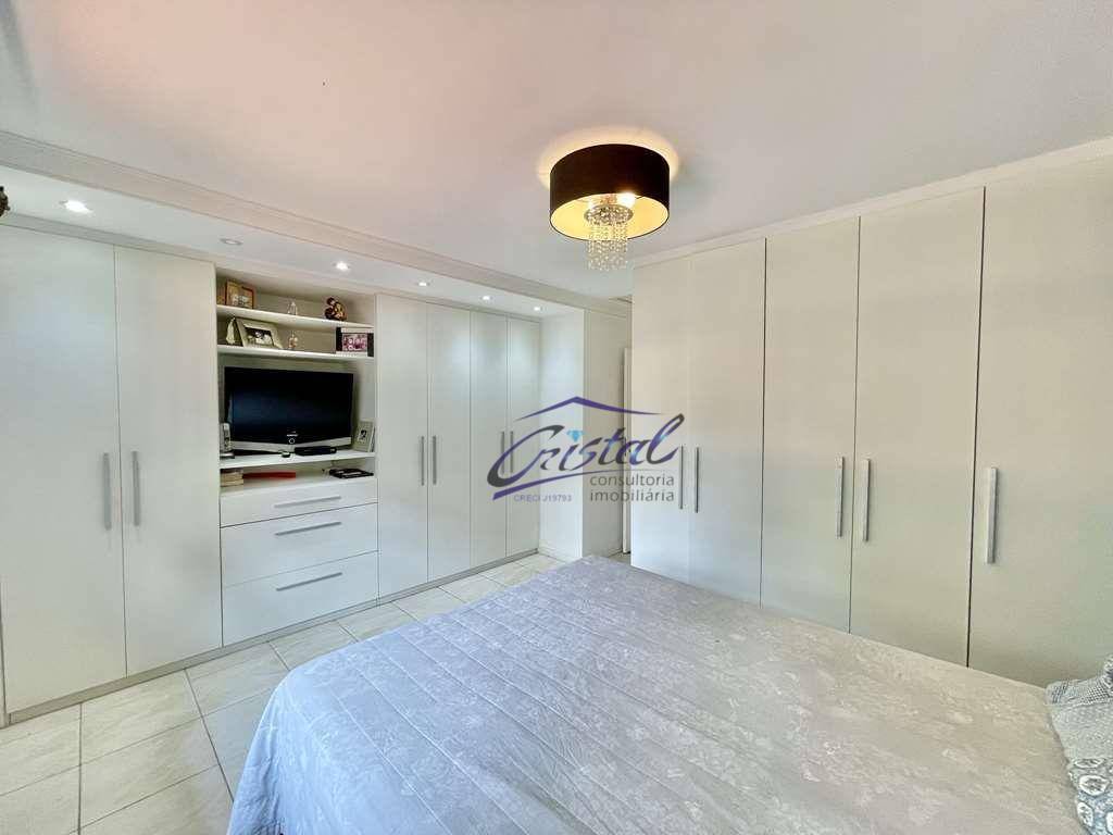 Casa à venda com 4 quartos, 250m² - Foto 29