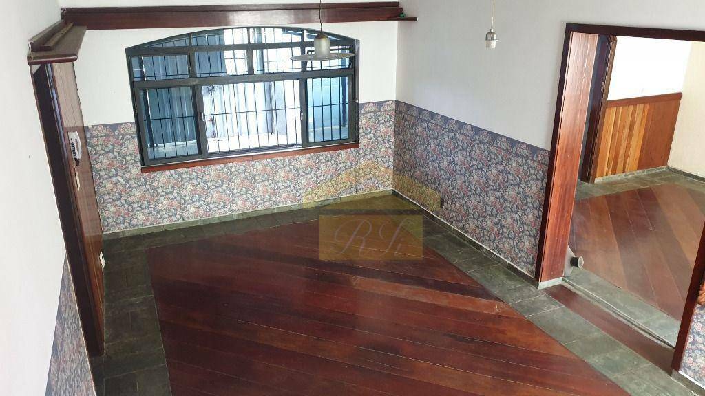 Sobrado à venda e aluguel com 3 quartos, 179m² - Foto 4